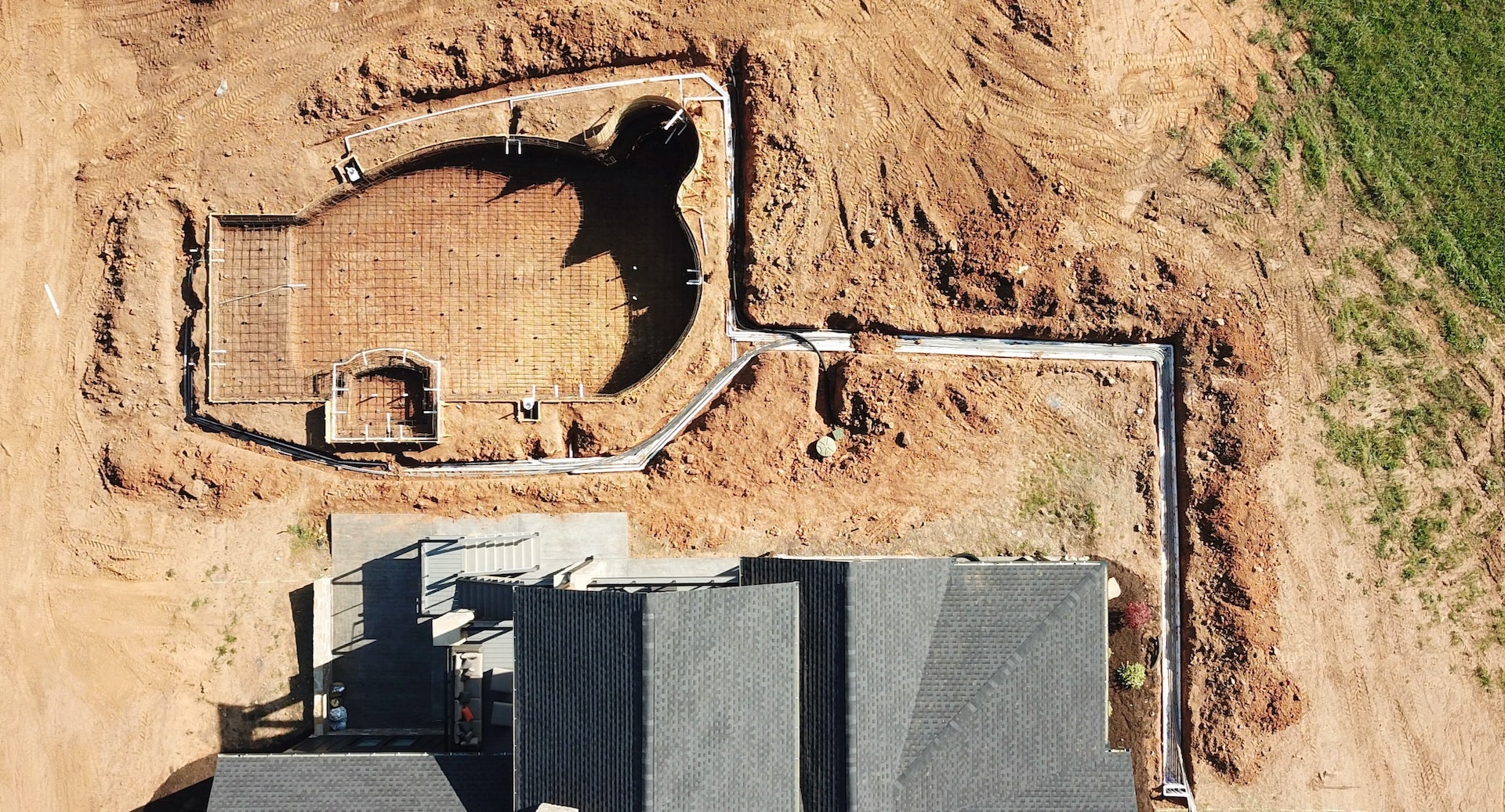 Experience Luxury: Design, Build, and Service Your Knoxville Pool