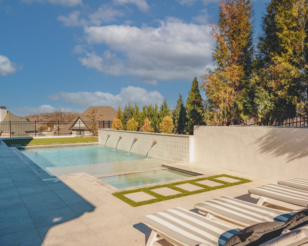 Knoxville Pool Installation: Enjoy Summer Fun in Your Backyard